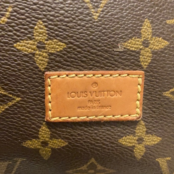 (sold) Louis Vuitton Saumur - Picture 6 of 15